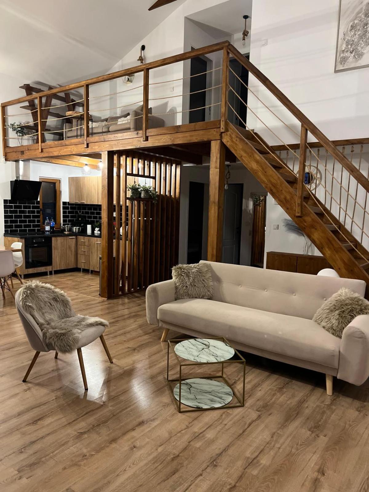 Le Chalet M - Cabana Cu O Panorama De Poveste. Surdesti  Luaran gambar