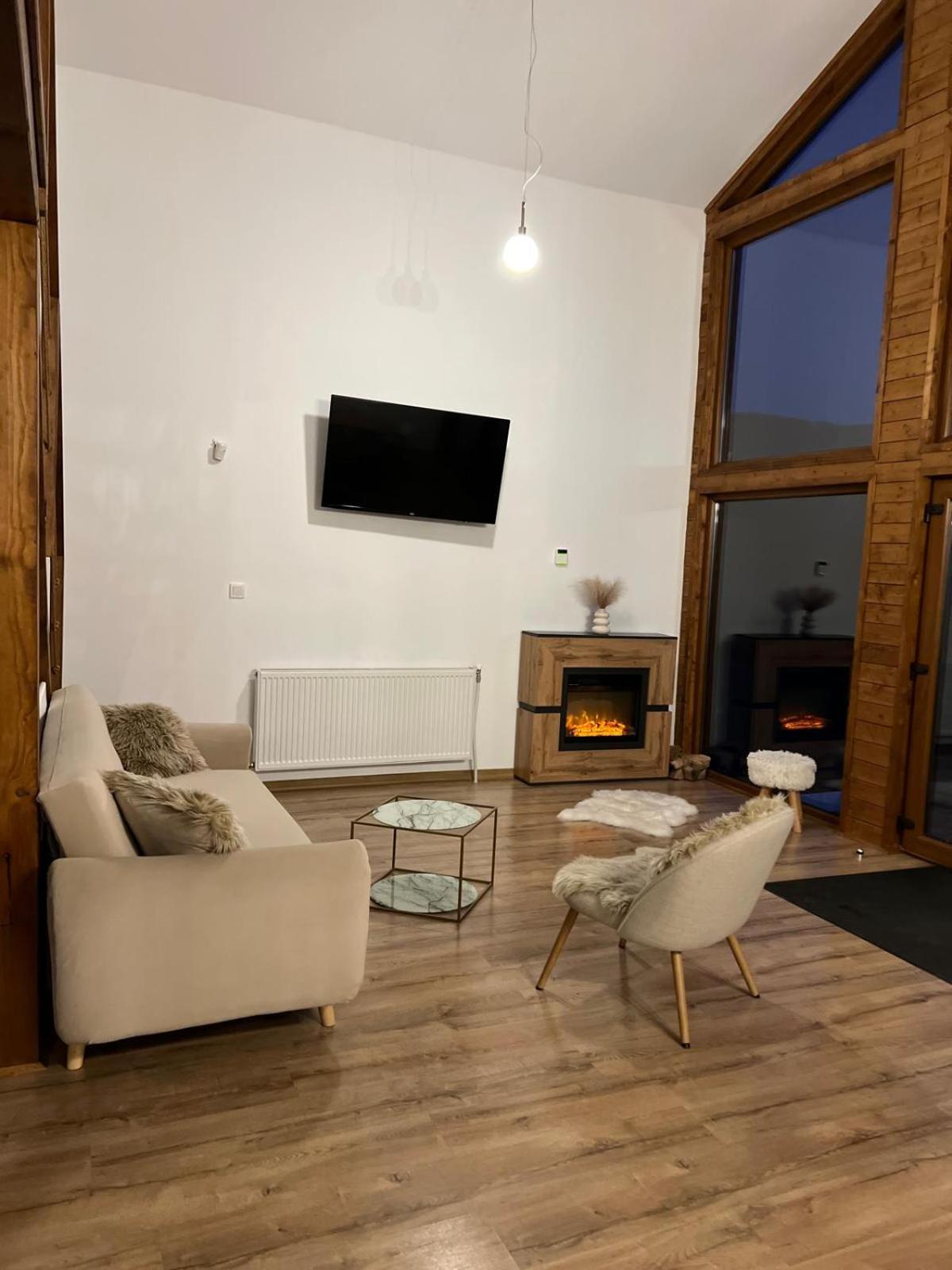 Le Chalet M - Cabana Cu O Panorama De Poveste. Surdesti  Luaran gambar
