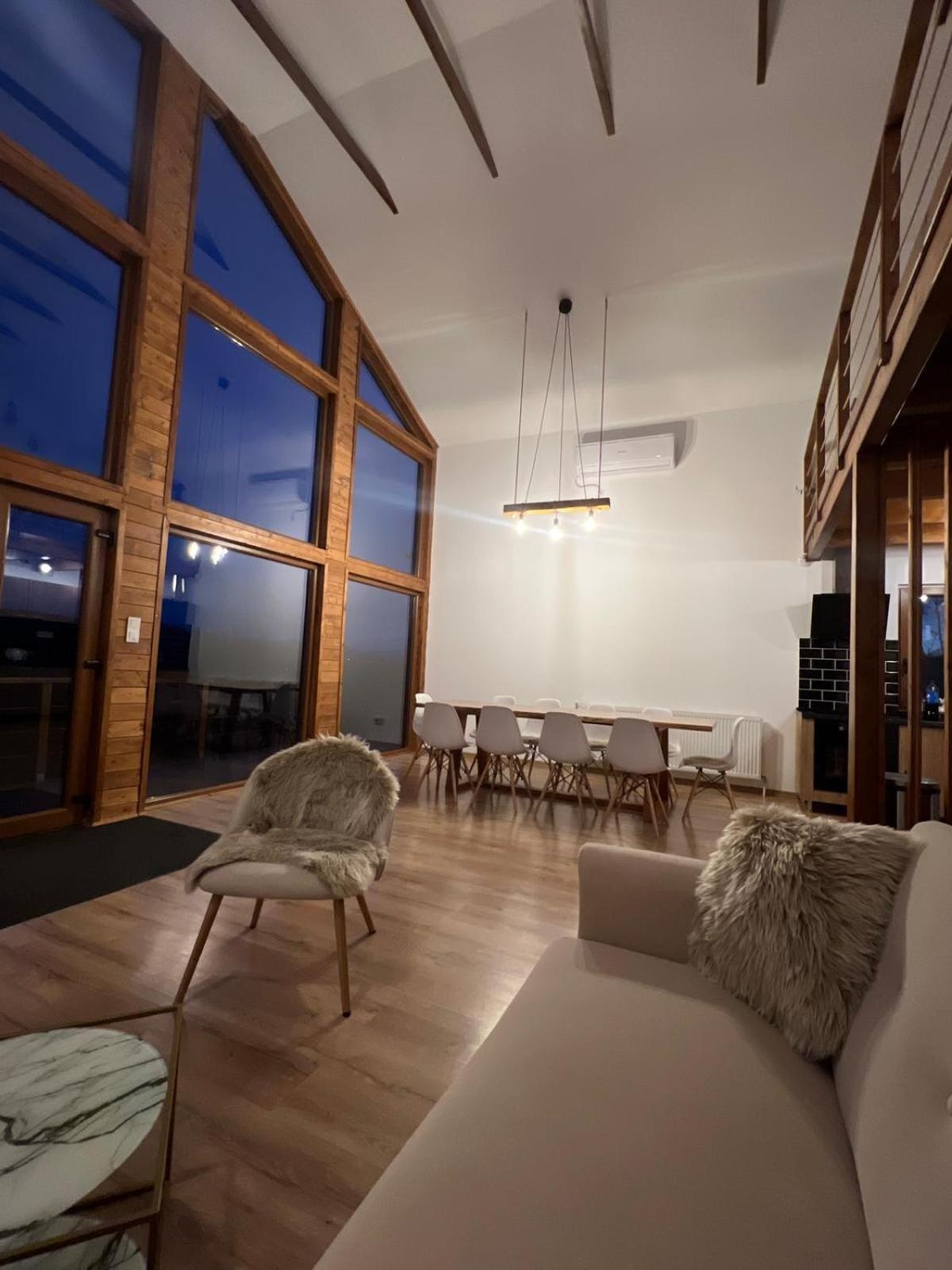 Le Chalet M - Cabana Cu O Panorama De Poveste. Surdesti  Luaran gambar
