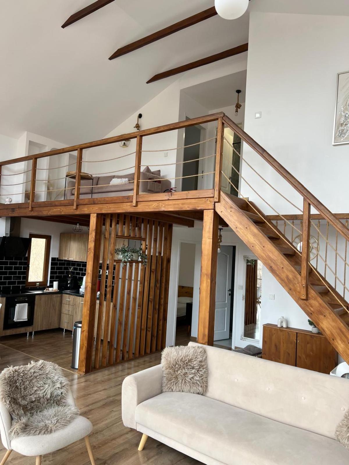 Le Chalet M - Cabana Cu O Panorama De Poveste. Surdesti  Luaran gambar