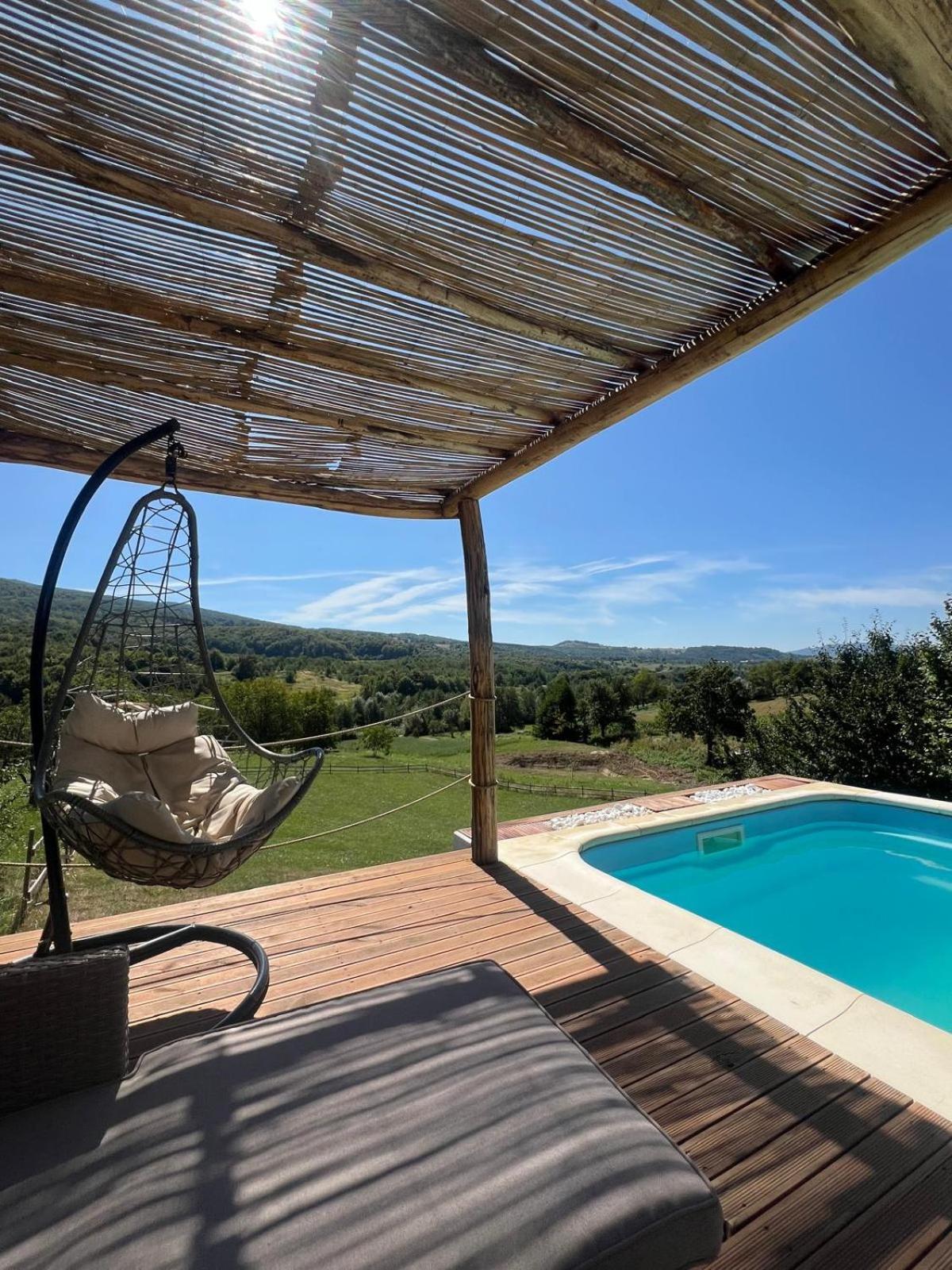 Le Chalet M - Cabana Cu O Panorama De Poveste. Surdesti  Luaran gambar