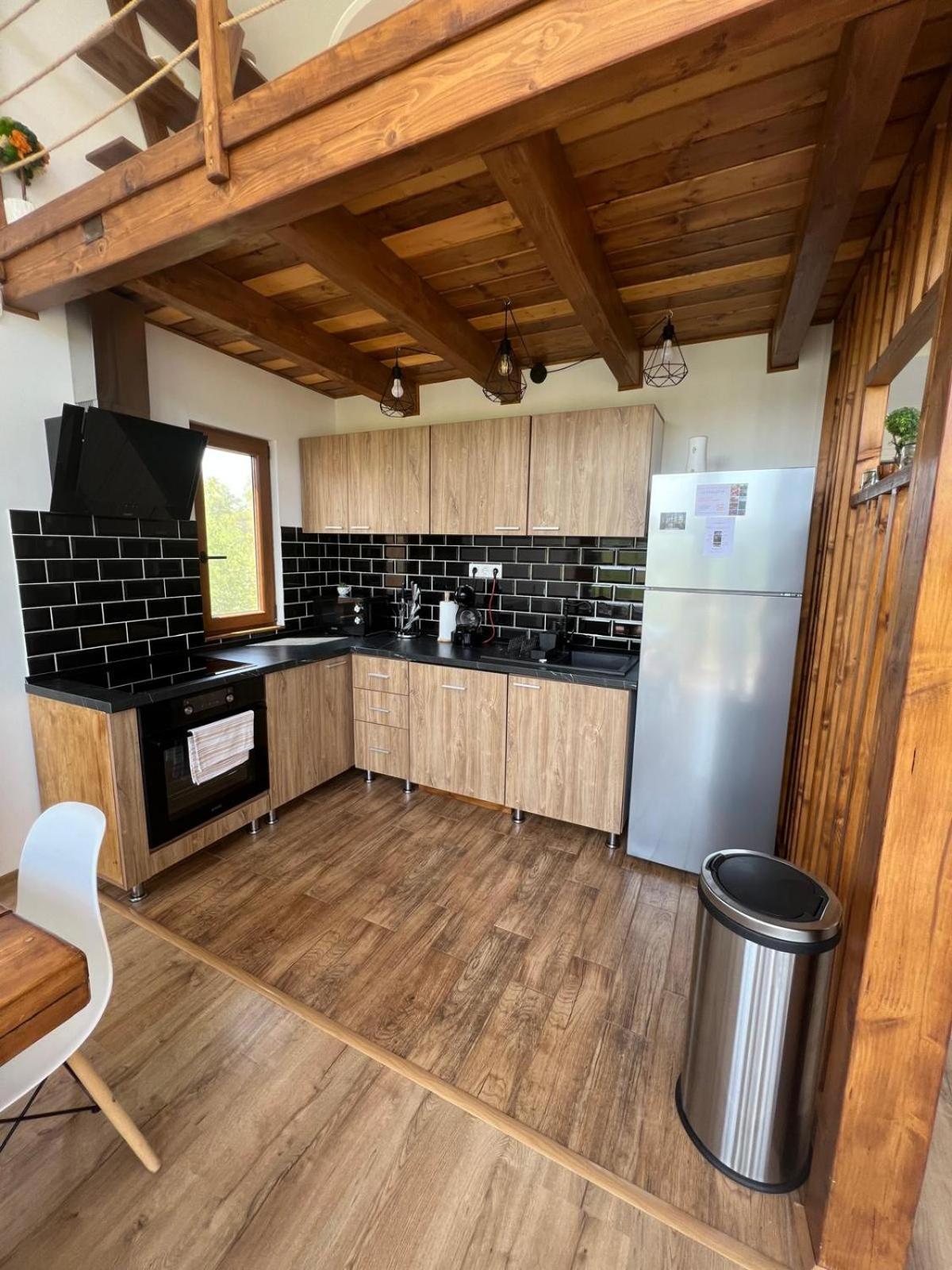 Le Chalet M - Cabana Cu O Panorama De Poveste. Surdesti  Luaran gambar