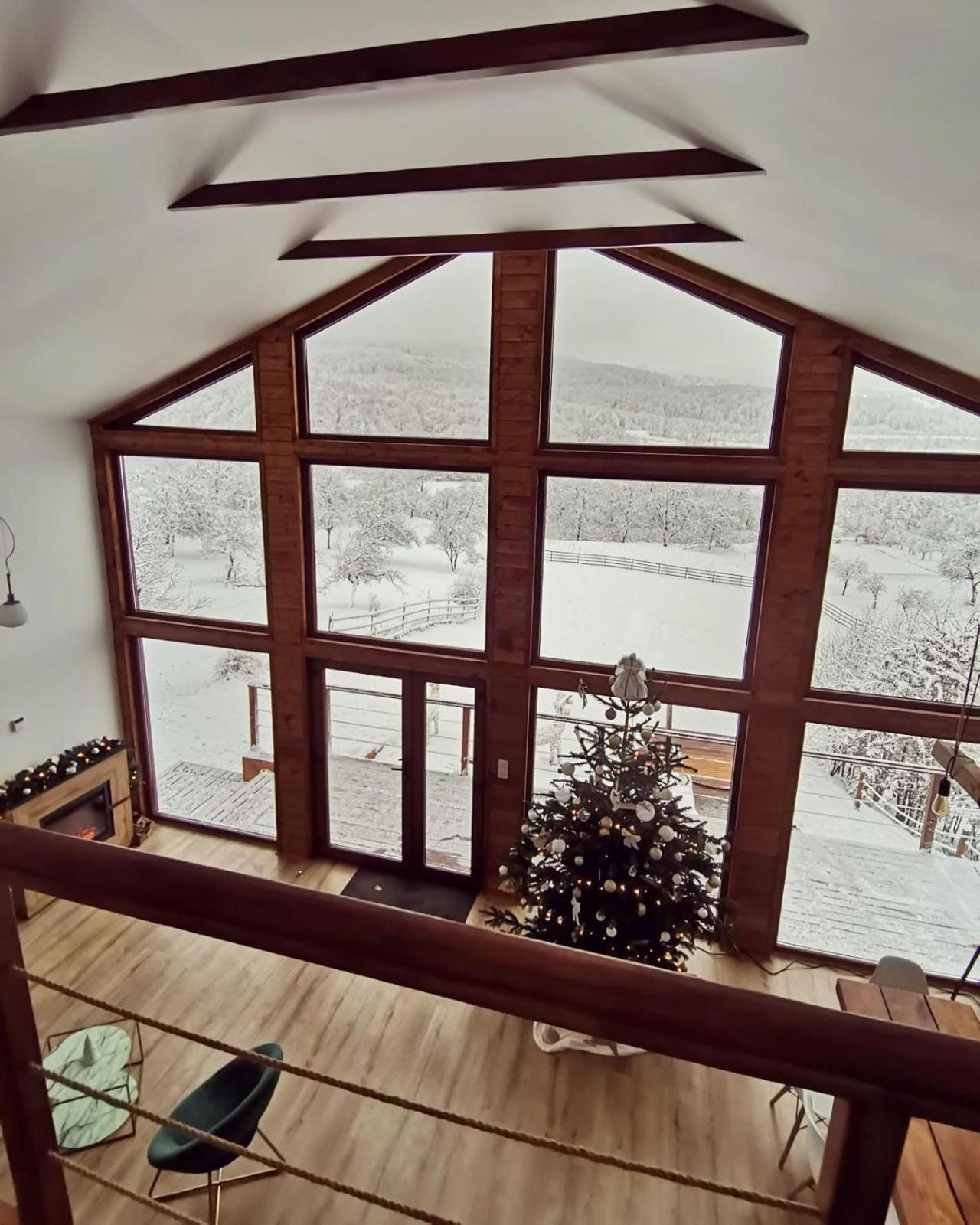 Le Chalet M - Cabana Cu O Panorama De Poveste. Surdesti  Luaran gambar