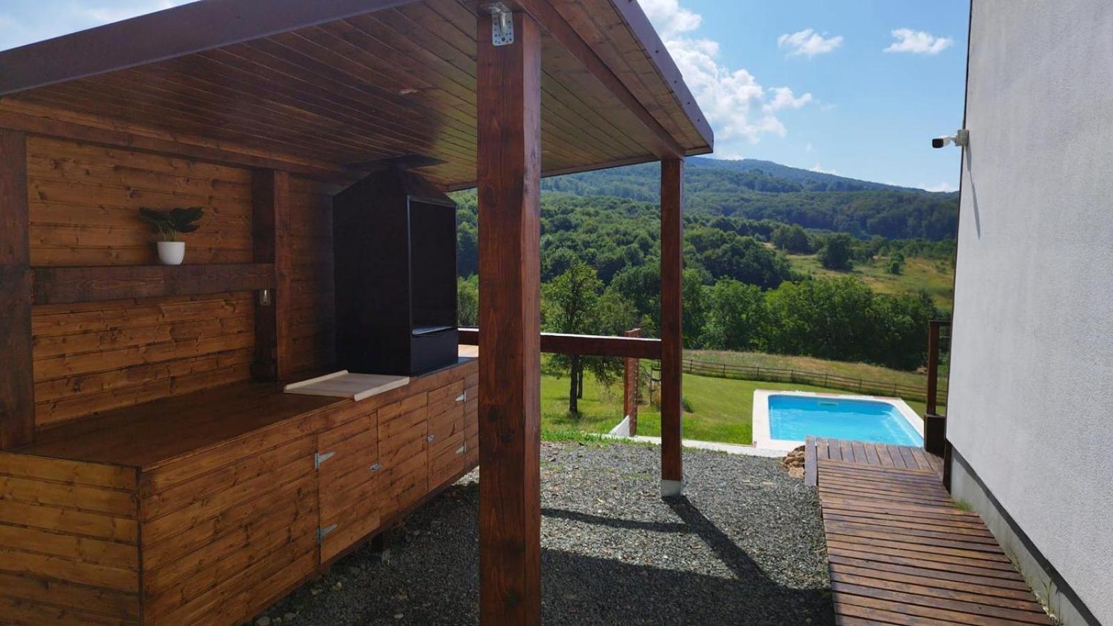 Le Chalet M - Cabana Cu O Panorama De Poveste. Surdesti  Luaran gambar