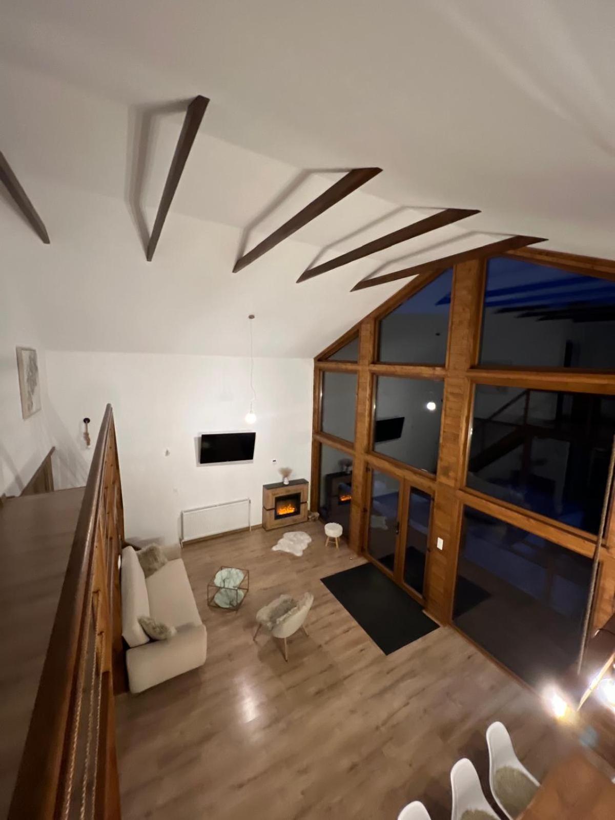 Le Chalet M - Cabana Cu O Panorama De Poveste. Surdesti  Luaran gambar